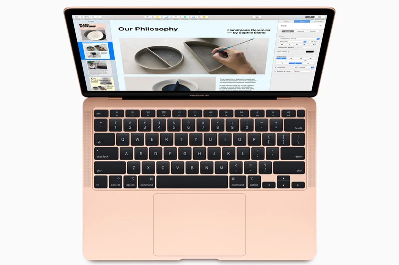 1. MacBook Air M1 2020.