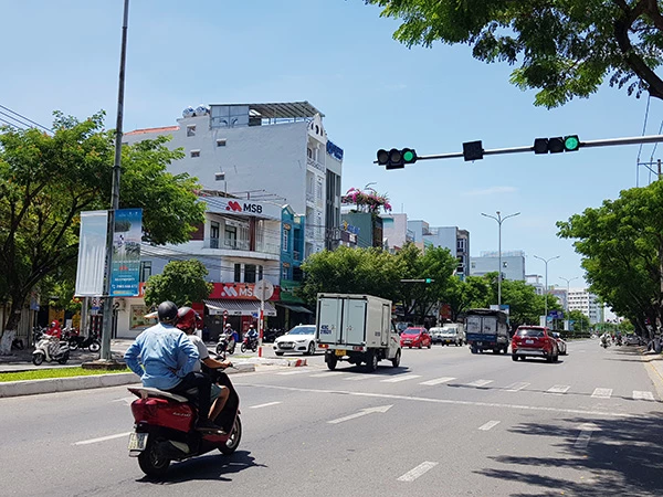 Nút Nguyễn Hữu Thọ - Tiểu La sẽ được cải tạo, điều chỉnh tổ chức giao thông để giảm ùn tắc khu vực trước Nhà thờ Hòa Cường và Trường Tiểu học Lý Công Uẩn