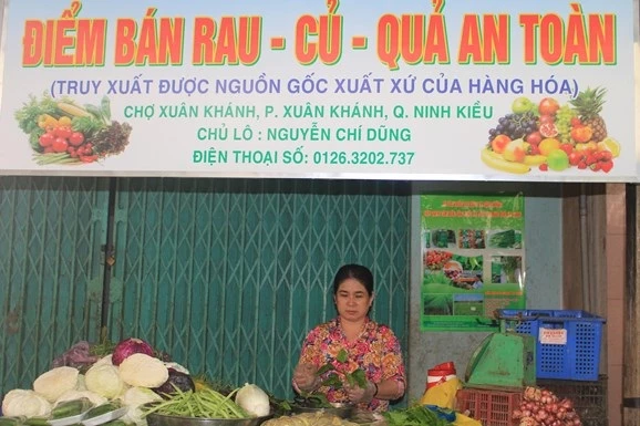 Xúc tiến mở các điểm bán nông sản cho người dân ( ảnh báo QĐND)