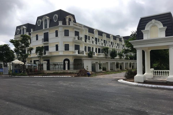 Chuẩn bị gom tiền 'bắt đáy' bất động sản