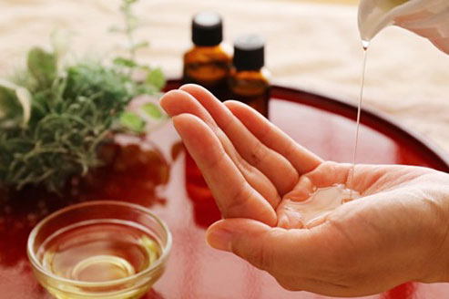 Sử dụng tinh dầu đuổi muỗi sao cho an toàn