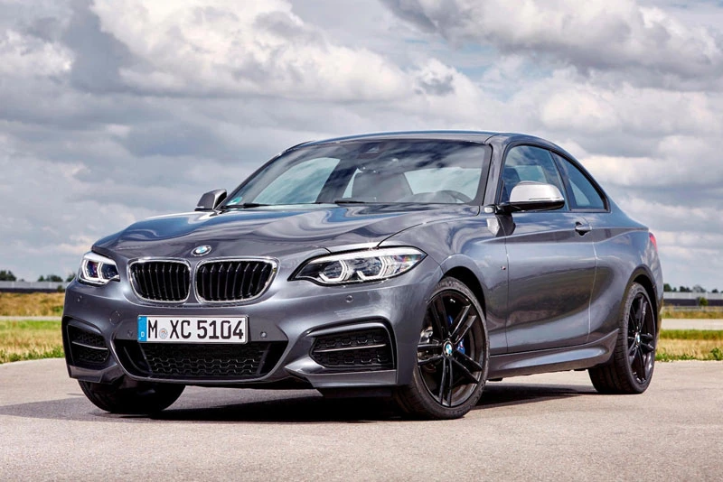 10. BMW 2 Series 2021 (giá khởi điểm của biến thể AWD: 37.300 USD, điểm tổng thể: 8,4/10).