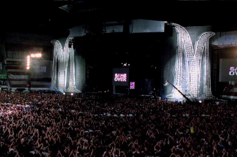 10. Sticky & Sweet Tour (Madonna) - Doanh thu: 397.300.000 USD.