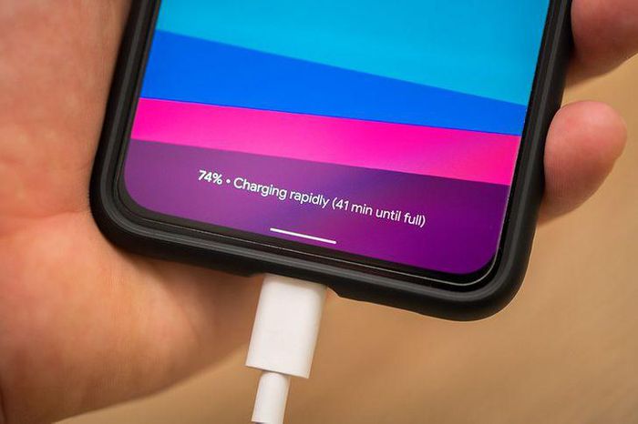 7 mẹo sạc pin điện thoại 'siêu nhanh' có thể bạn chưa biết