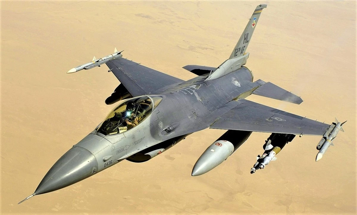 Một số lượng khá lớn F-16 Fighting Falcon đang có trong trang bị Không quân Mỹ và không quân nhiều nước; Nguồn: wikipedia.org.