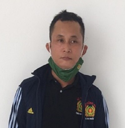 Cần Thơ: Bắt đại tá công an “dỏm” đi xe biển xanh