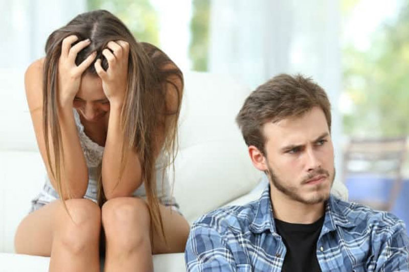 Làm thế nào để đối phó với bạn trai hay ghen?