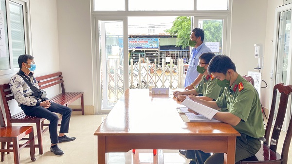 Cần Thơ: Mua hàng không được, lên Facebook xúc phạm lực lượng chống dịch