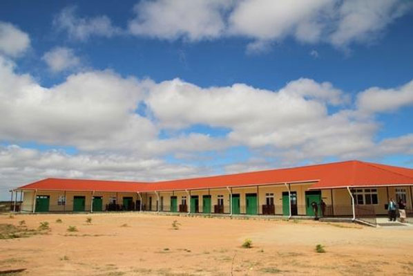 Tài tử Jo In-sung góp hàng trăm nghìn USD xây trường ở Tanzania