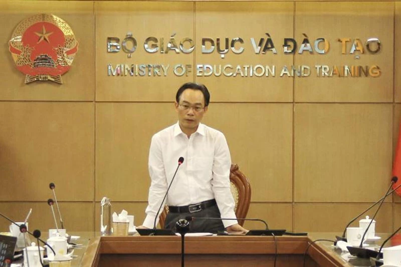 Thứ trưởng Hoàng Minh Sơn cho biết sẽ có các biện pháp đảm bảo quyền lợi cho thí sinh không thể thi tốt nghiệp THPT đợt 2 do dịch bệnh.