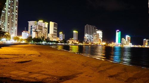 Nha Trang quy định “giờ giới nghiêm”, xem xét mở lại chợ truyền thống