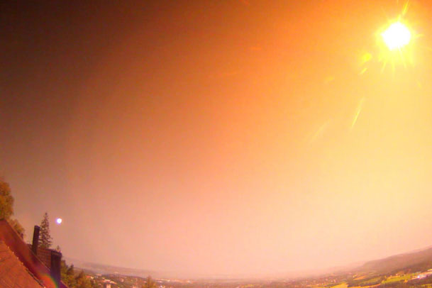 Cận cảnh, thiên thạch phát nổ sáng rực bầu trời ở Na Uy