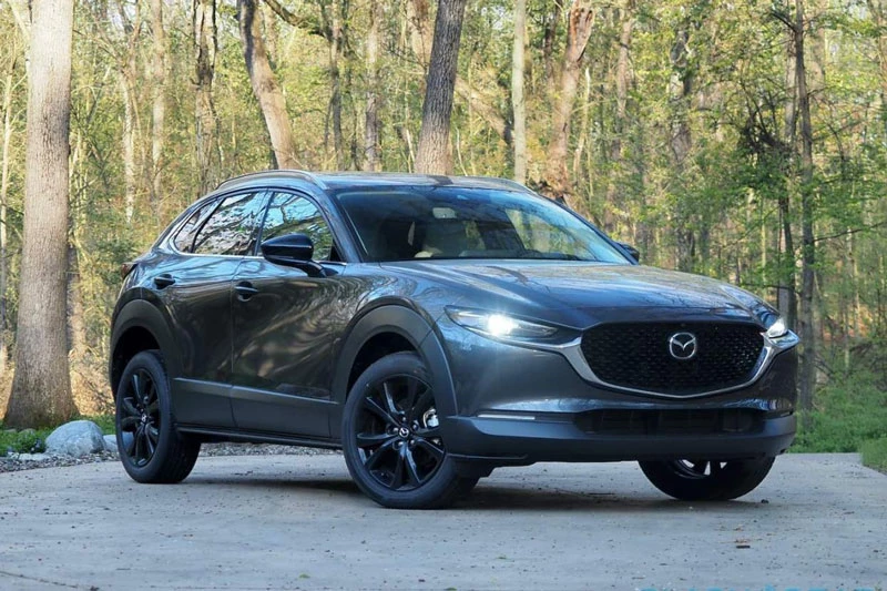 5. Mazda CX-30 2021 (giá khởi điểm: 23.450 USD, điểm tổng thể: 8,5/10).