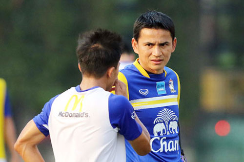 Ghế nóng tại ĐT Thái Lan: Sao không là Kiatisak?