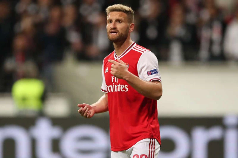 8. Shkodran Mustafi (mua từ Valencia, 2016, 35 triệu bảng).