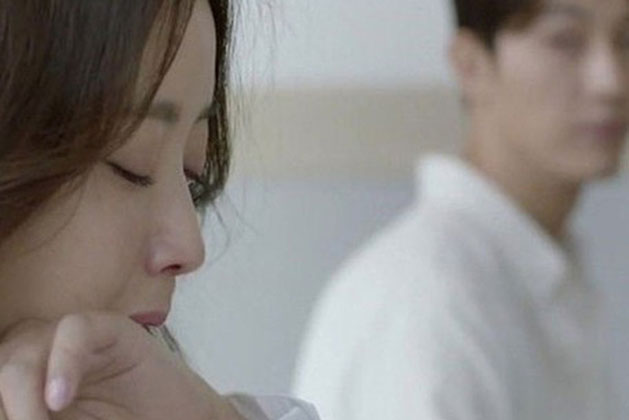 Kết hôn đã 3 năm nhưng chồng chưa một lần chạm tới, lý do được tiết lộ vào ngày ly hôn khiến người phụ nữ lập tức suy sụp