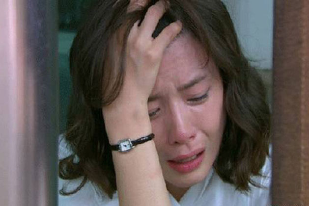 1 tháng sau khi chăm sóc con chồng ở cữ, mẹ kế đột ngột qua đời, lúc sắp xếp di vật, con gái lặng người trước những gì nhìn thấy