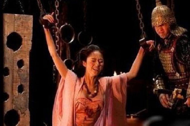 Dâng cháo phục vụ Chu Nguyên Chương duyệt tấu sớ lúc nửa đêm, cung nữ không ngờ mất mạng: Lý do xuất phát từ 1 "căn bệnh" đáng sợ