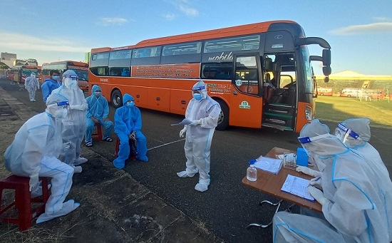 450 người dân Phú Yên từ các vùng có dịch về đến quê