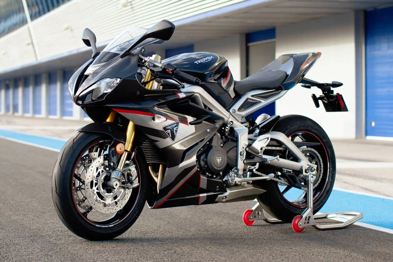 9. Triumph Daytona 765.