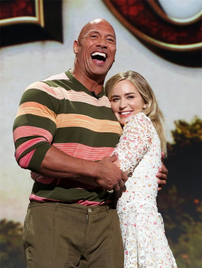 Emily Blunt: Nữ minh tinh hạng A nóng bỏng, sánh bước bên The Rock là ai? - Ảnh 2.