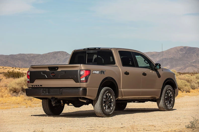 10. Nissan Titan Pro-4X 2021.