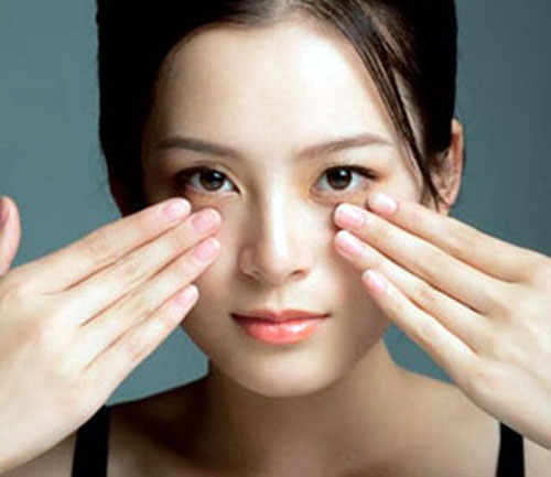 Mẹo nhỏ giúp khắc phục làn da sạm nám do thức khuya