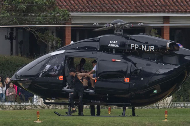 Cận cảnh chiếc trực thăng trị giá 13,7 triệu USD của Neymar