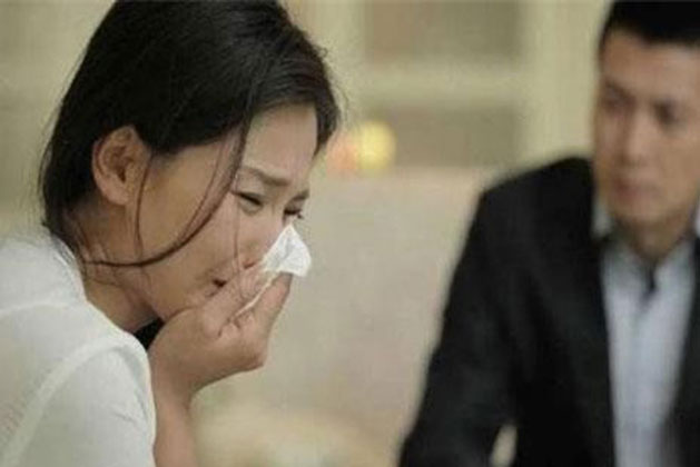Thấy vợ đau bụng quằn quại sau đêm tân hôn, chồng vội đưa đi khám, không ngờ lại được bác sĩ tiết lộ 1 sự thật khó tin