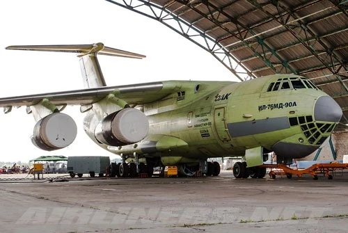 Khung gầm Il-76MD-90A mới được thiết kế với độ an toàn cao và mang lại trọng lượng cất cánh 210 tấn, bao gồm 60 tấn hàng hóa.