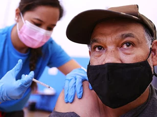 Chưa đến 1% người Mỹ mắc COVID-19 sau khi tiêm vaccine đầy đủ