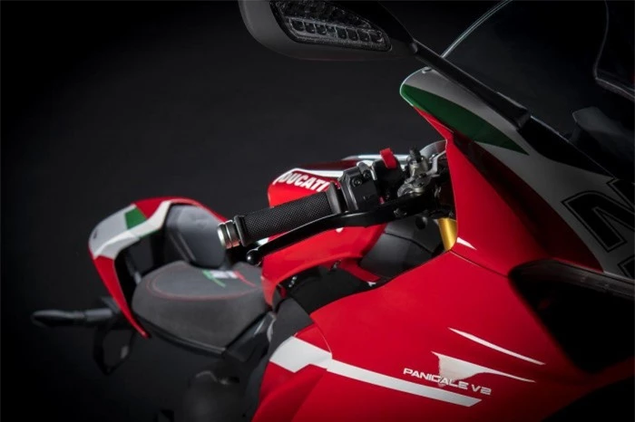 Cận cảnh Ducati Panigale V2 phiên bản đặc biệt 10