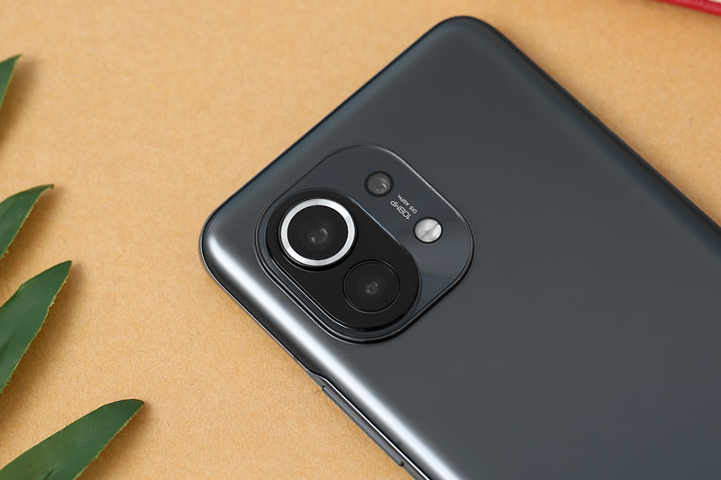 Xiaomi Mi 11 5G giảm giá 7,4 triệu đồng trong tháng 8