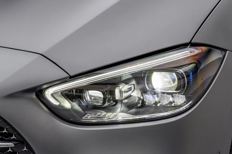 Đèn Digital Light trên Mercedes-Benz C-Class 2022.
