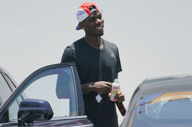 Man Utd ra giá bán Pogba cho PSG