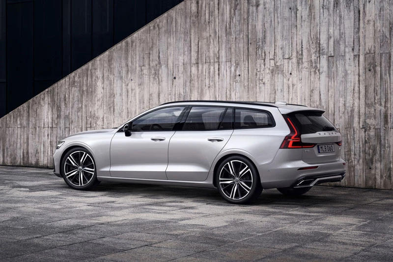 4. Volvo V60.