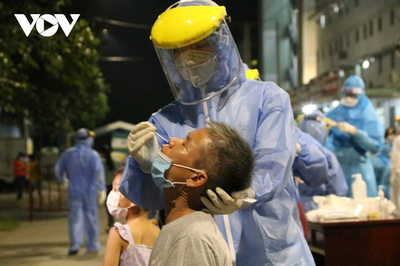 Bình Dương tăng tốc thu hẹp “vùng đỏ” dịch bệnh, đẩy nhanh tiêm vaccine COVID-19