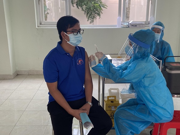 Long An: M&#x1EDF; chi&#x1EBF;n d&#x1ECB;ch ti&#xEA;m vaccine ph&#xF2;ng COVID-19 cho h&#x1A1;n 1,3 tri&#x1EC7;u ng&#x1B0;&#x1EDD;i