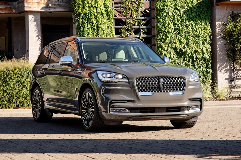 SUV hạng sang cỡ trung 3 hàng ghế tốt nhất: Lincoln Aviator 2021.