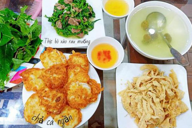 Mẹ 3 con khoe những mâm cơm ngon mà giản dị