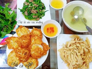 Mẹ 3 con khoe những mâm cơm ngon mà giản dị