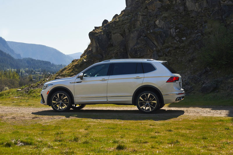Volkswagen Tiguan Allspace 2022 chốt giá gần 600 triệu đồng tại Mỹ