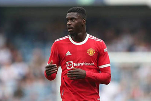 Trung vệ Man United đầu tiên phải ra đi vì Varane 