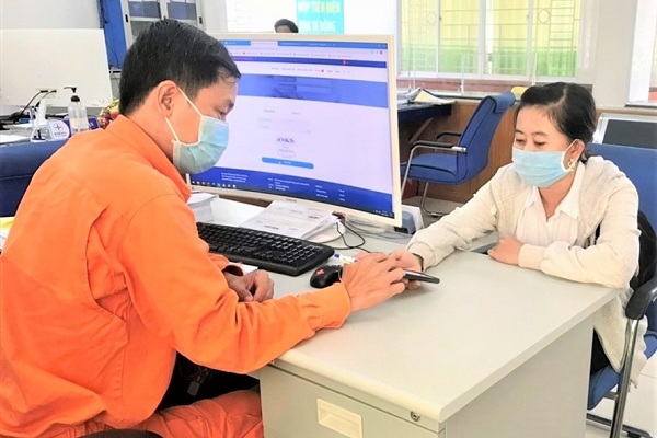 Hàng triệu khách hàng tại 21 tỉnh thành phía Nam được giảm giá điện và tiền điện