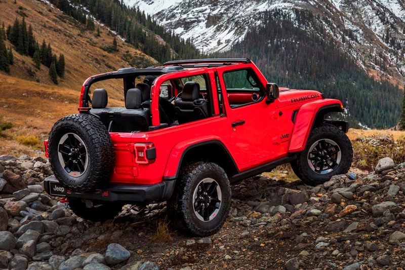 1. Jeep Wrangler 2021 (giá khởi điểm: 28.475 USD).