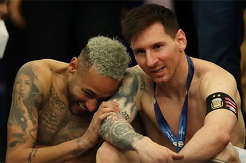 Neymar sẵn sàng nhường áo số 10 cho Messi