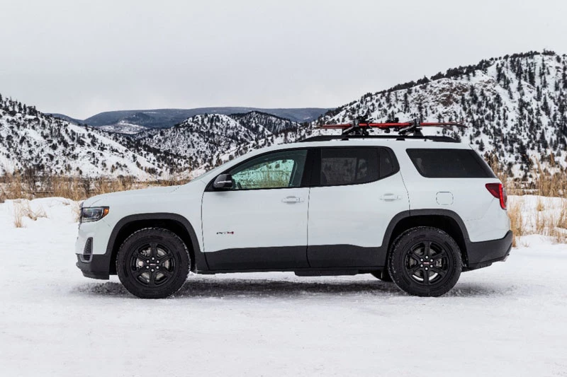 3. GMC Acadia 2021 (giá khởi điểm: 29.800 USD).