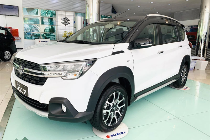 Suzuki XL7 giảm giá mạnh, quyết đấu với Mitsubishi Xpander