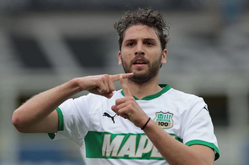 9. Manuel Locatelli (Sassuolo sang Liverpool hoặc Arsenal).