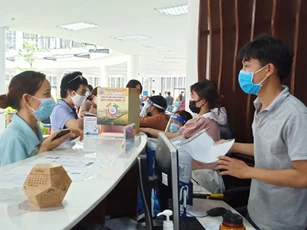 Đà Nẵng: Trực đến 2h sáng để kịp cấp Giấy đi đường cho các doanh nghiệp